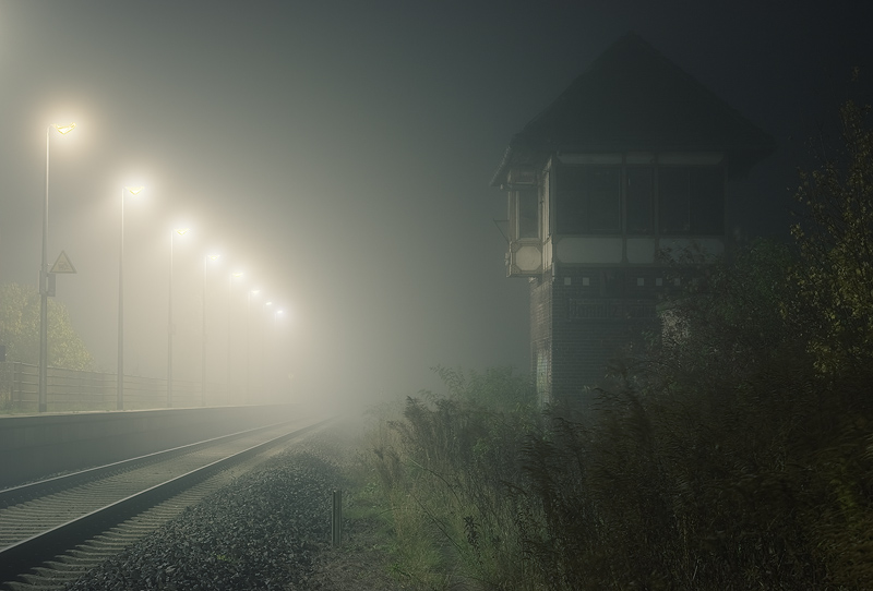 dark season railway station domnitz night feldauge